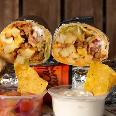 Combo Família: 2 burritos e nacho médio